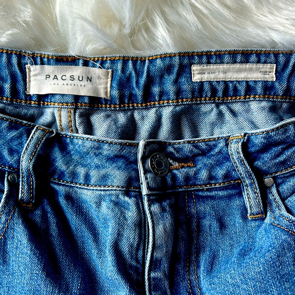 PAC sun Mom Jean